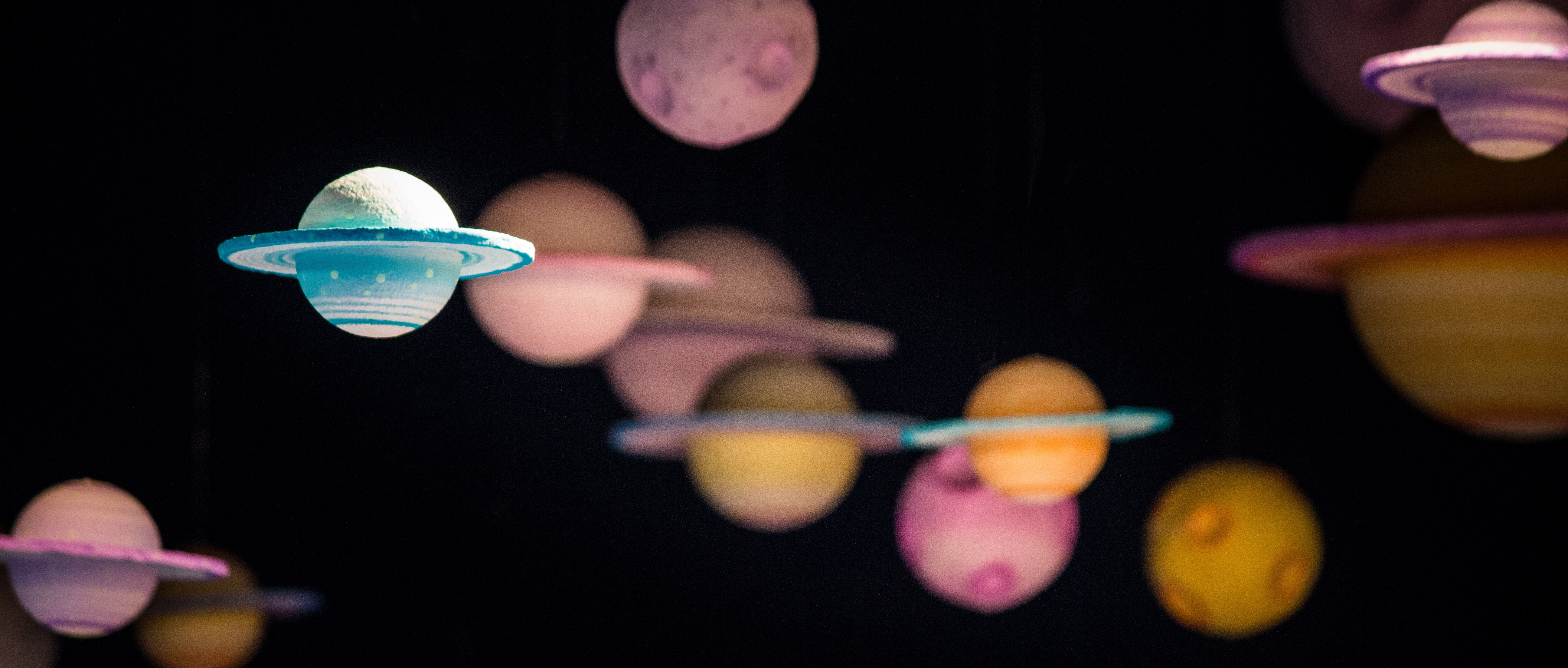 哥白尼逝世475周年：地球和其他行星一样，都按照同一规律运行